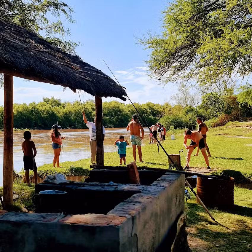 “LA BAJADA” Camping & Pesca – Los Romanos