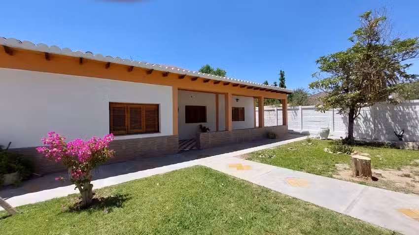 La Casona de Albardón