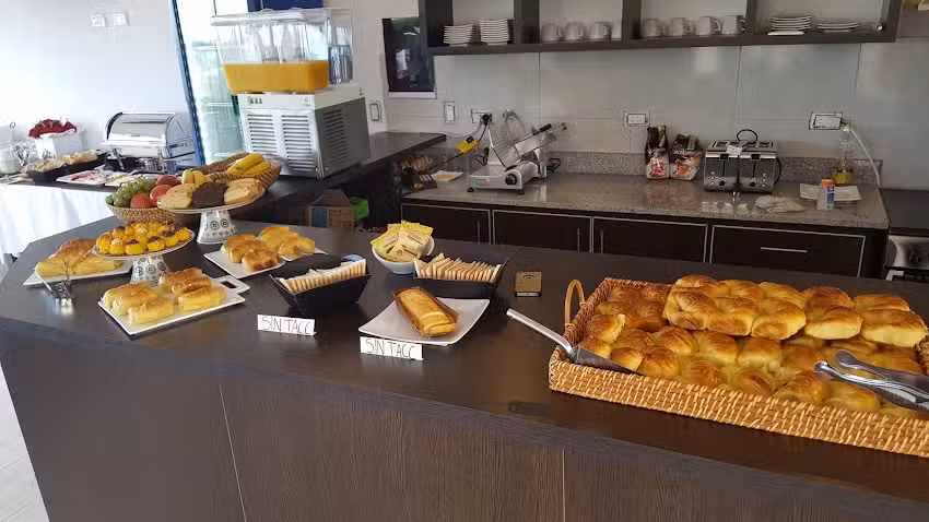 La Giraldilla Apart Hotel