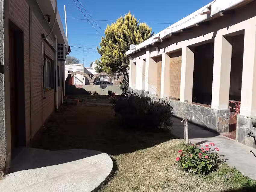 Las Parinas Hostal de Adobe