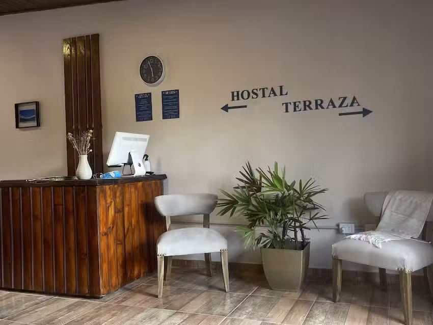 LIORA Hostal