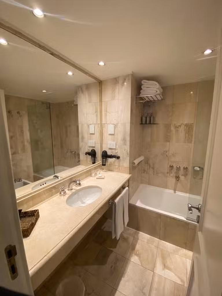 Loi Suites Recoleta Hotel