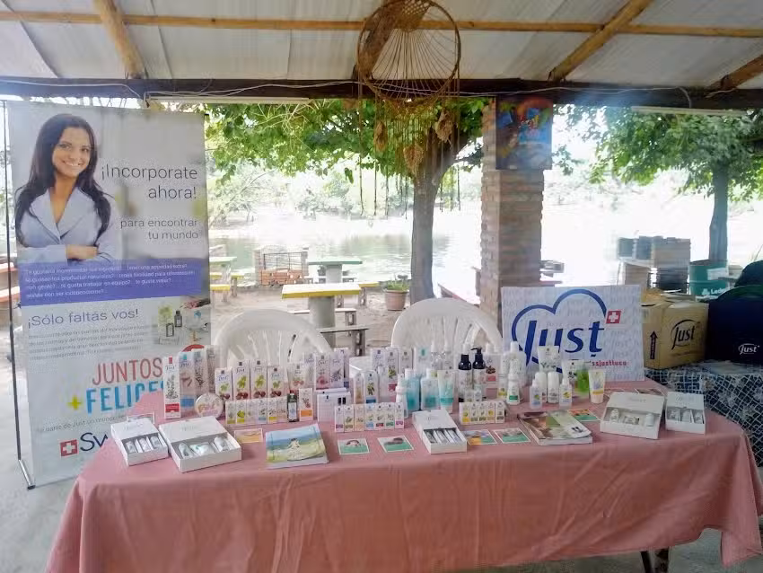 Loro Beach Camping y Bar