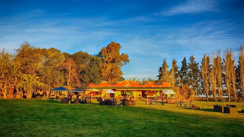 Los Girasoles Estancia