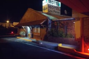 Los Pinos Motel