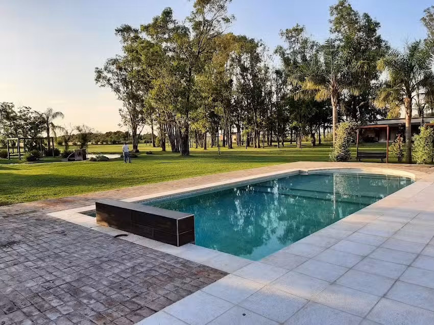 Maria, Hostal y Eventos