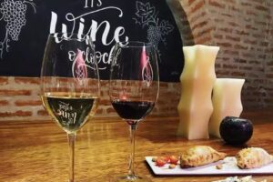 Miravida Soho Hotel & Wine Bar