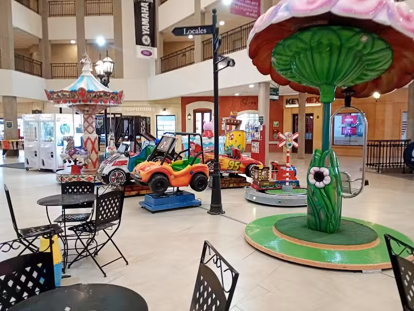 Paseo Plaza Canning, Ezeiza