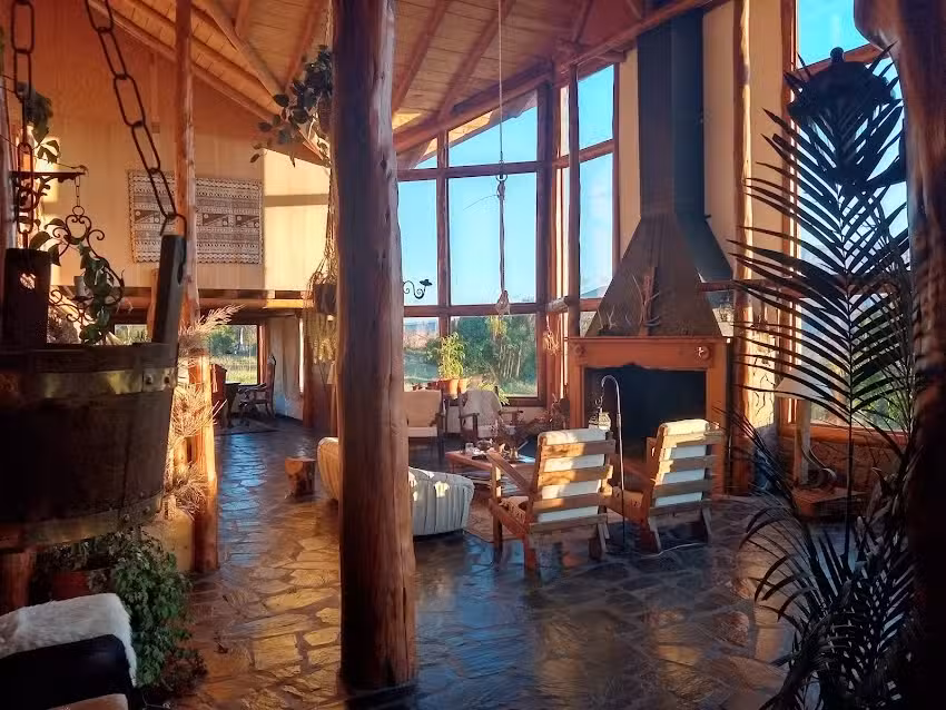 Poncho Moro Lodge