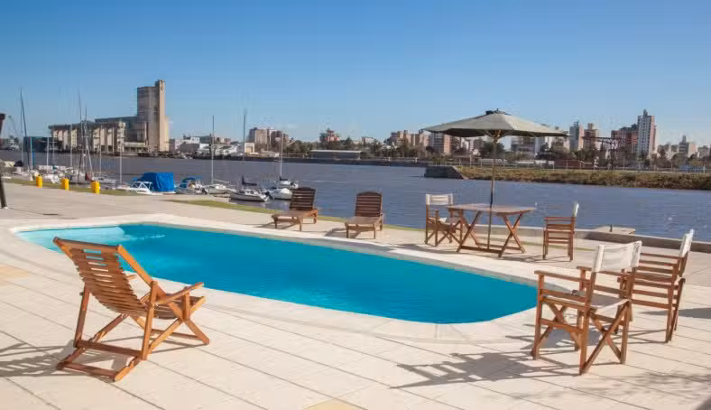 Puerto Amarras Hotel & Suites