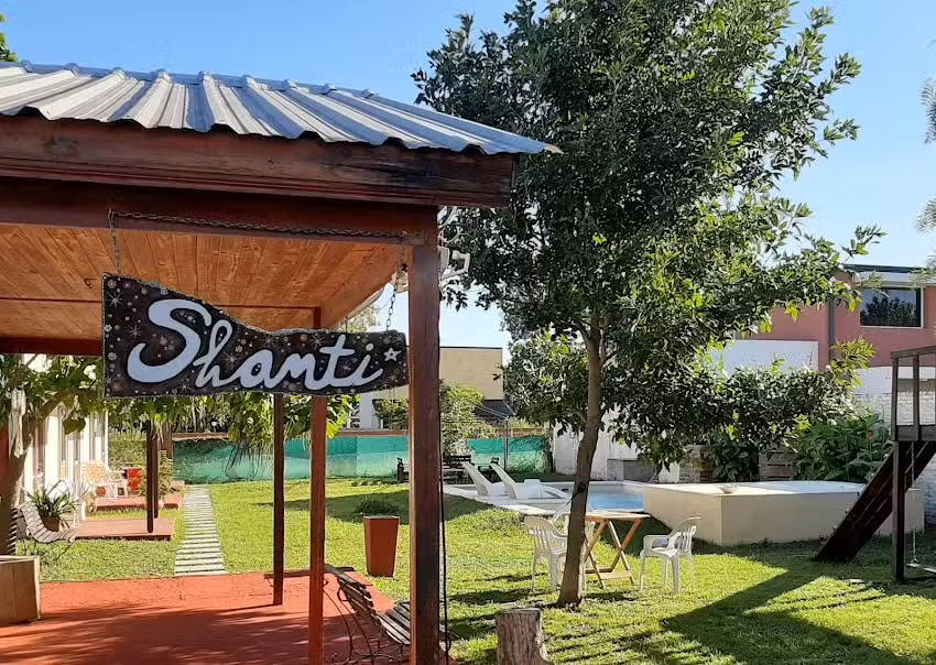 Shanti Cabañas